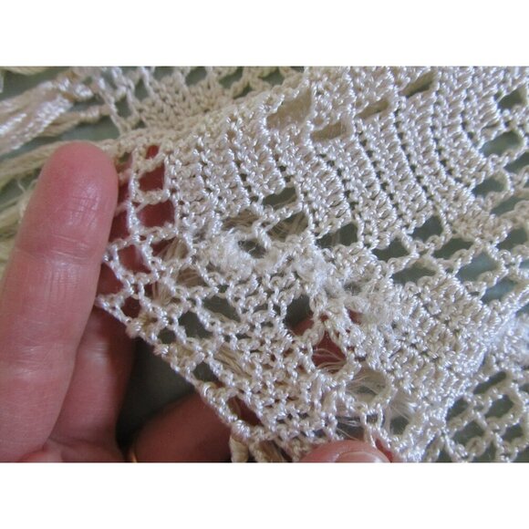 Antique White Victorian heavy silk round table cover with tassels 58 inch - Picture 7 of 8